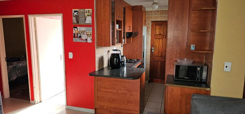 2 Bedroom Property for Sale in Ilitha Park Western Cape